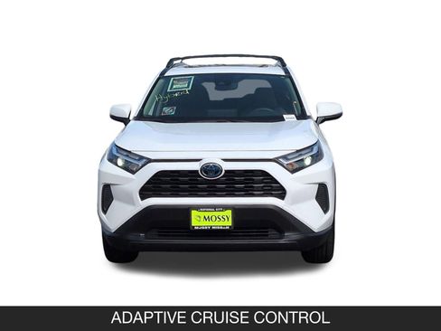 Used 2022 Toyota RAV4 XLE w/ Convenience Package image 4