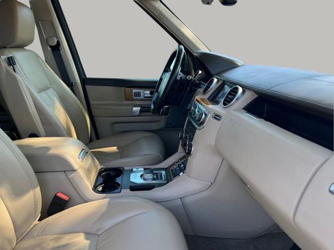 Used 2016 Land Rover LR4 HSE LUX image 39