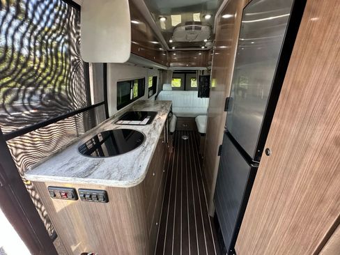 Used 2016 Mercedes-Benz Sprinter 3500 image 39