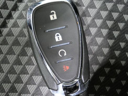 Used 2025 Chevrolet Trax LT FWD image 27