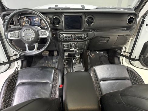 Used 2021 Jeep Gladiator Overland image 11