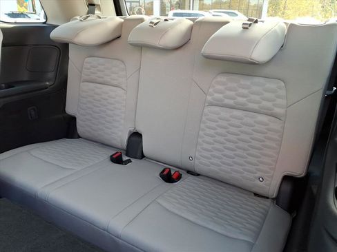 Certified 2025 Nissan Pathfinder SV image 7