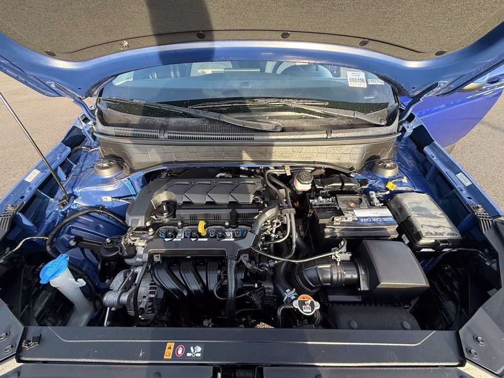 Certified 2024 Hyundai Venue SEL FWD image 32
