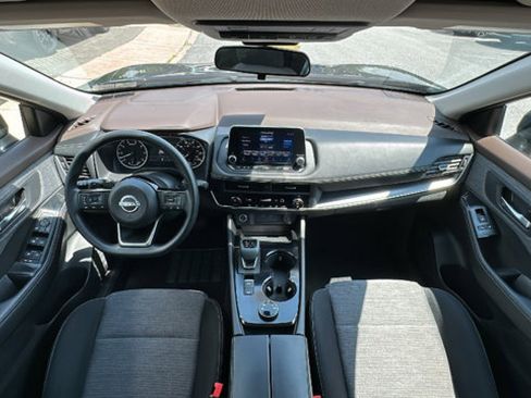 Certified 2023 Nissan Rogue SV image 25