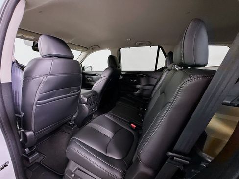 Used 2025 Honda Pilot EX-L image 4