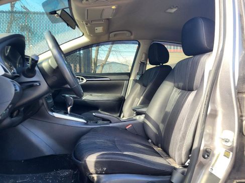 Used 2016 Nissan Sentra SV image 9