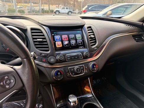 Used 2017 Chevrolet Impala LT image 12