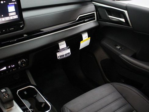 New 2026 Mitsubishi Outlander LE image 21