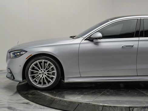 Used 2022 Mercedes-Benz S 580 4MATIC Sedan w/ AMG Line Package image 11