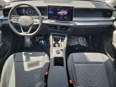 Certified 2026 Volkswagen Tiguan SE FWD image 13