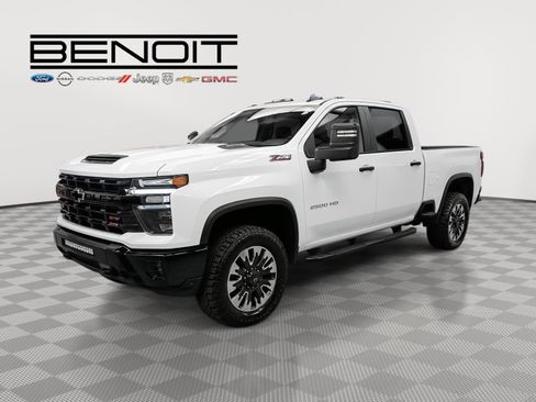 Used 2024 Chevrolet Silverado 2500 Custom w/ Custom Convenience Package AWD/4WD image 1