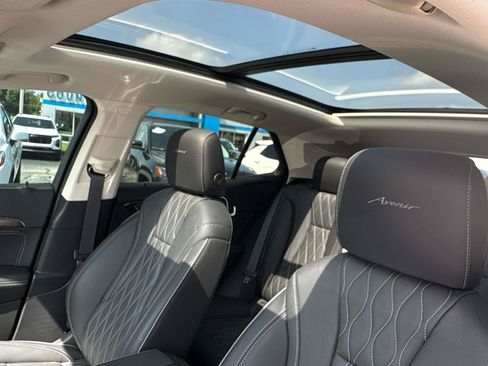 Used 2023 Buick Envision Avenir AWD/4WD image 12