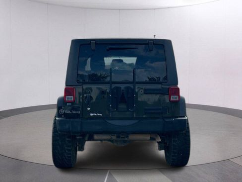 Used 2016 Jeep Wrangler Unlimited Rubicon w/ Connectivity Group AWD/4WD image 4
