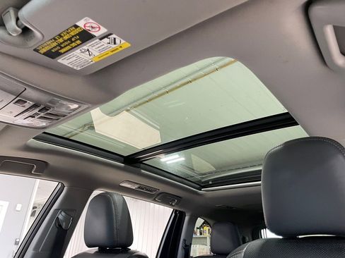 Used 2016 Toyota Highlander Limited Platinum image 41