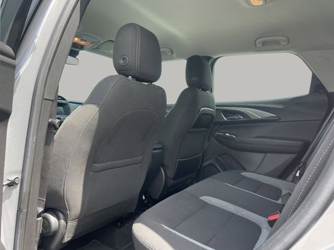 Used 2023 Chevrolet TrailBlazer LS FWD image 20