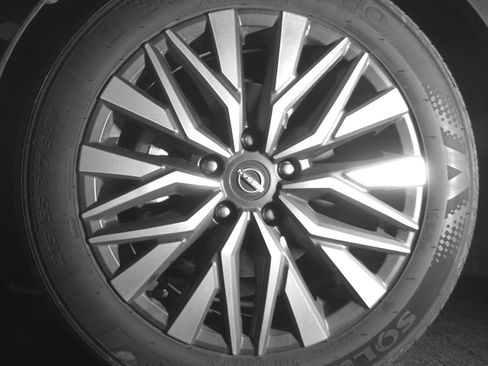 Used 2025 Nissan Altima 2.5 SV image 12