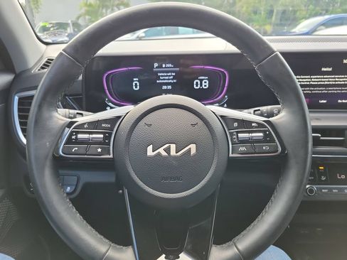 Certified 2025 Kia Seltos S FWD image 17