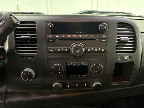 Used 2014 Chevrolet Silverado 2500 LT w/ Interior Plus Package image 25