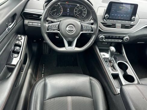 Used 2024 Nissan Altima 2.5 SR FWD image 8