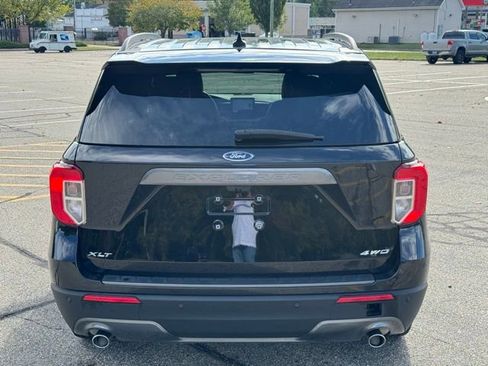 Used 2023 Ford Explorer XLT w/ XLT Sport Appearance Package AWD/4WD image 6