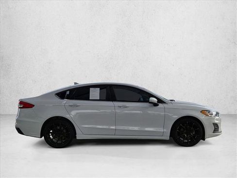 Used 2020 Ford Fusion SE FWD image 4
