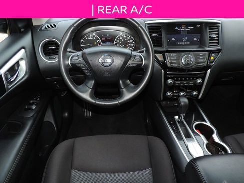 Used 2020 Nissan Pathfinder SV image 16