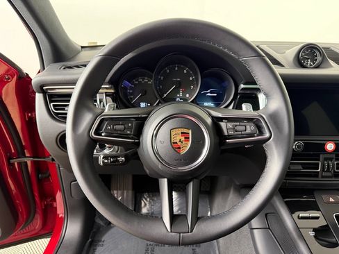 Certified 2026 Porsche Macan AWD/4WD image 22