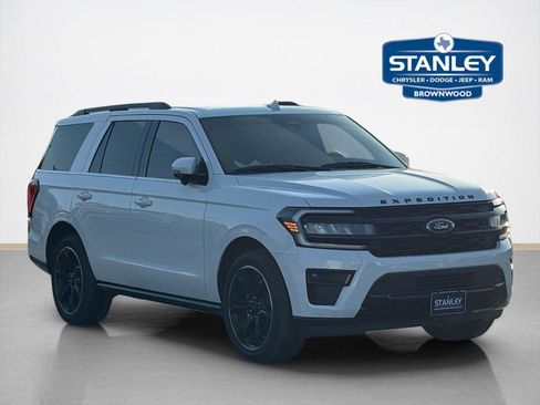 Used 2023 Ford Expedition Limited RWD image 1