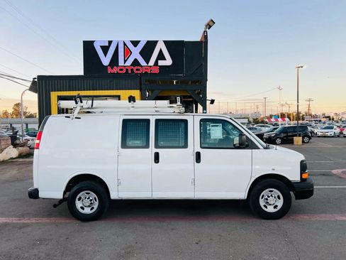 Used 2013 Chevrolet Express 2500 image 4