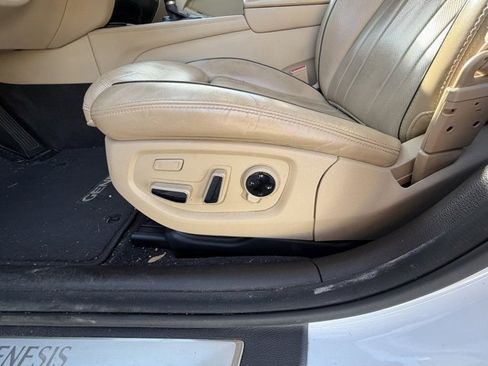 Used 2015 Hyundai Genesis 3.8 w/ Option Group 03 image 8