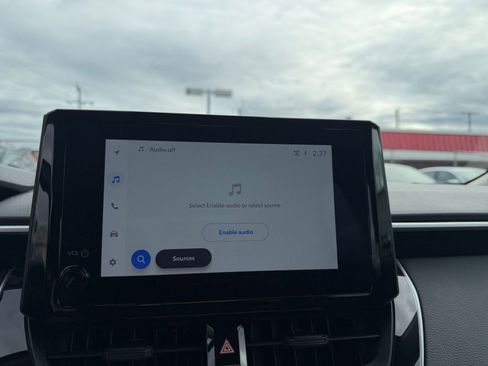 Used 2025 Toyota Corolla LE image 21