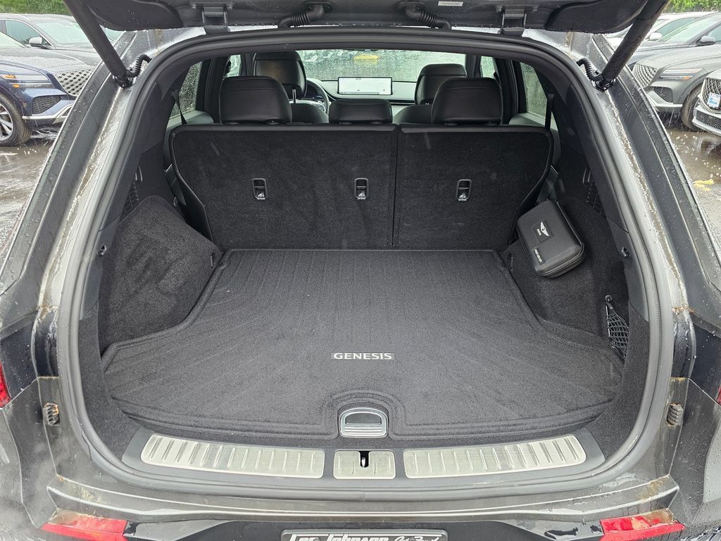 Certified 2025 Genesis GV70 3.5T Sport AWD/4WD image 24