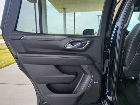 Used 2023 GMC Yukon SLT AWD/4WD image 16