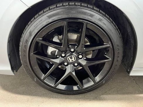 Used 2025 Honda Civic Sport image 28
