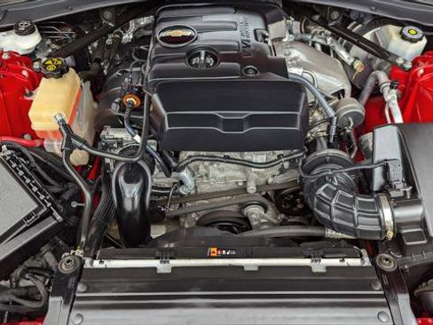 Used 2020 Chevrolet Camaro LT image 29