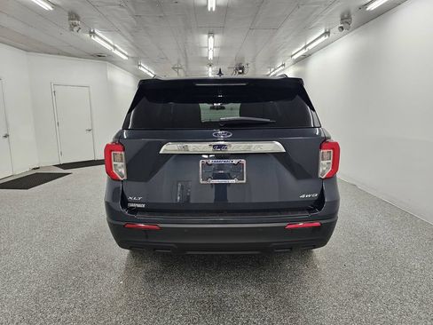 Used 2023 Ford Explorer XLT AWD/4WD image 5
