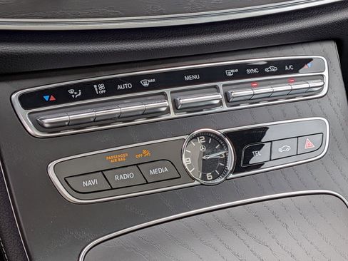 Used 2018 Mercedes-Benz E 300 4MATIC image 27