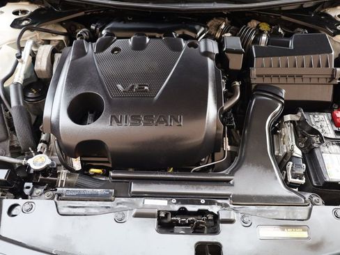 Used 2021 Nissan Maxima SR w/ Sport Mat Group image 11