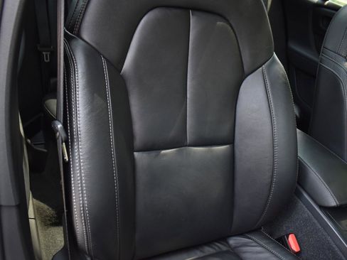 Used 2022 Volvo XC40 T5 Momentum w/ Premium Package image 47