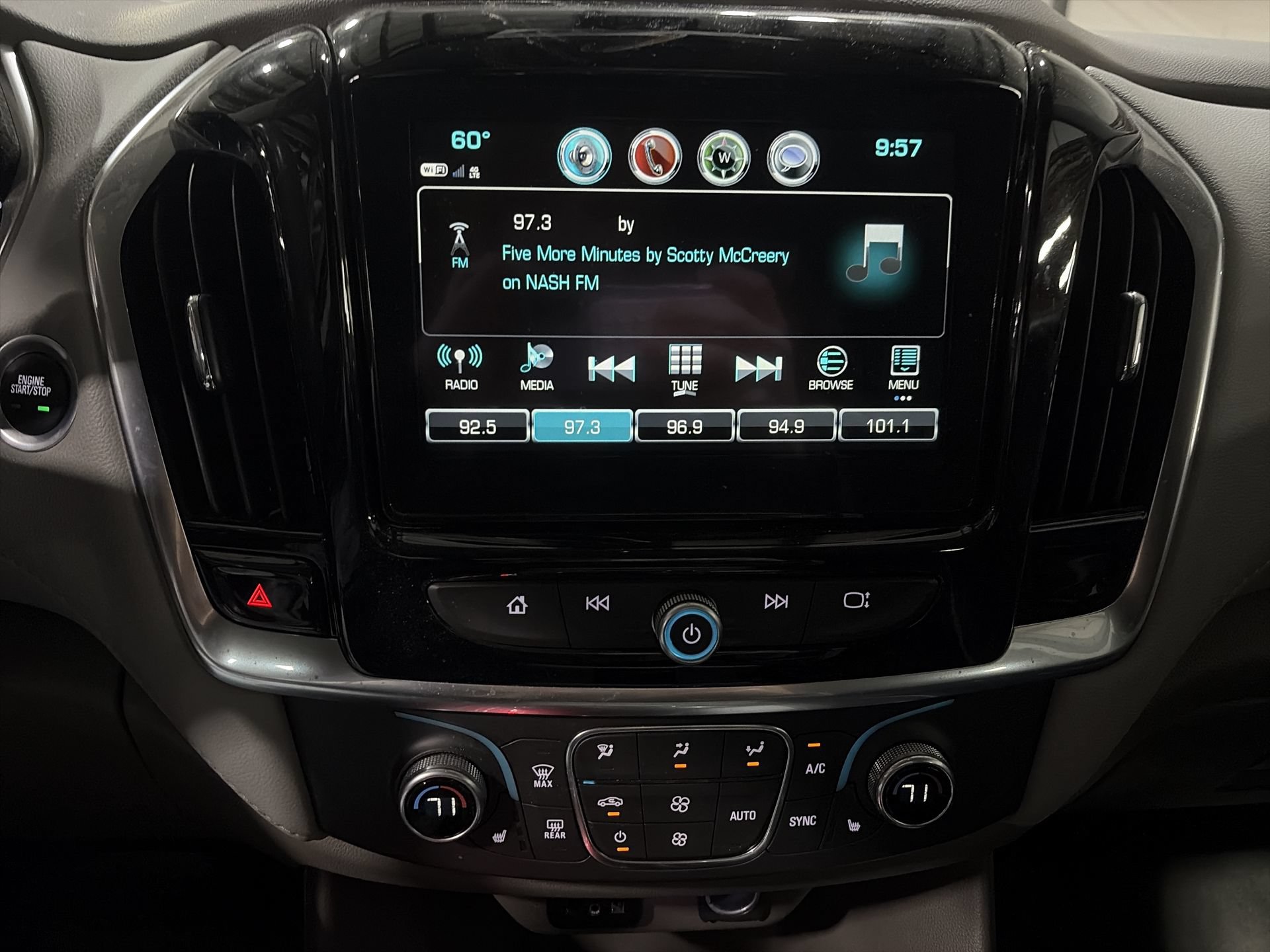 Used 2019 Chevrolet Traverse LT AWD/4WD image 14