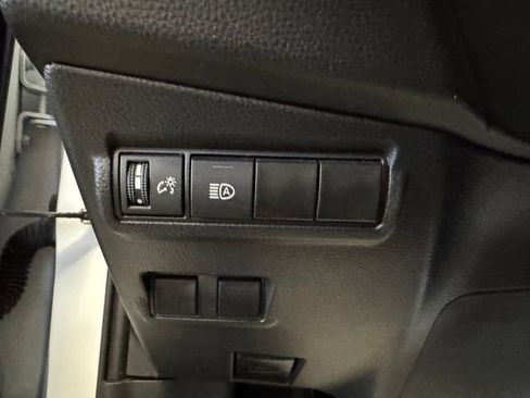Used 2024 Toyota Corolla Cross LE FWD image 18