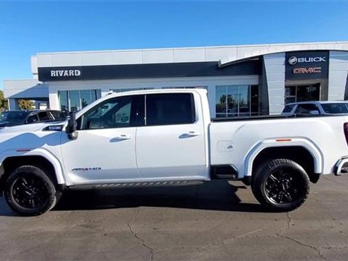 Used 2025 GMC Sierra 2500 AT4 w/ AT4 Premium Plus Package image 5