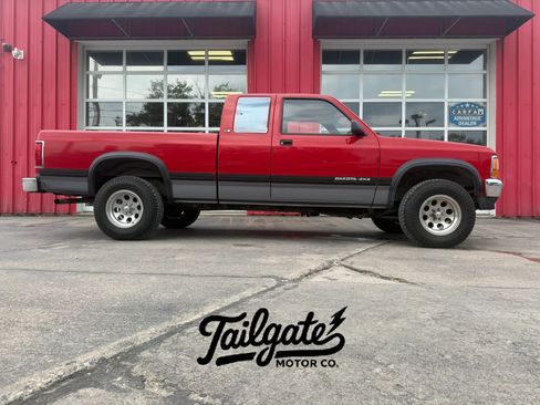 Used 1993 Dodge Dakota 4x4 Club Cab image 1