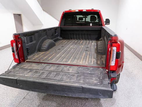 Used 2024 Ford F350 Platinum image 12