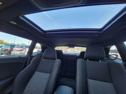 Used 2020 Dodge Challenger R/T w/ Driver Convenience Group RWD image 15