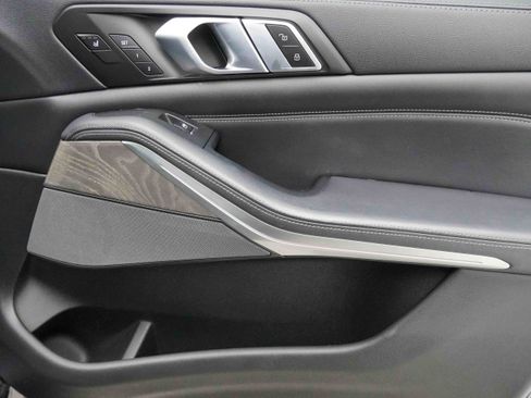 Used 2020 BMW X5 M50i w/ Premium Package image 34