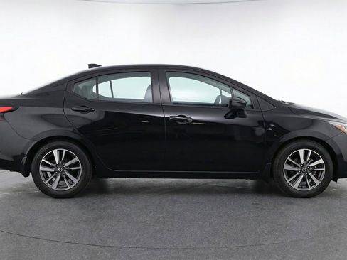 Used 2025 Nissan Versa SV image 11