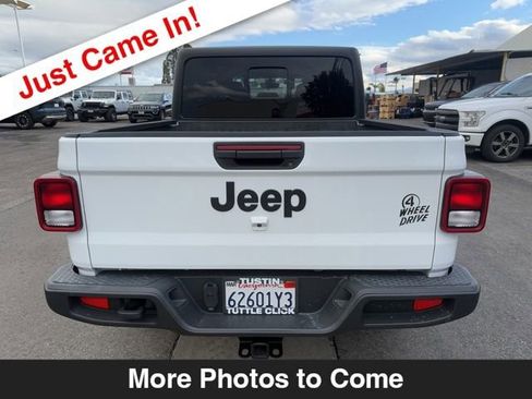 Used 2023 Jeep Gladiator Willys image 4