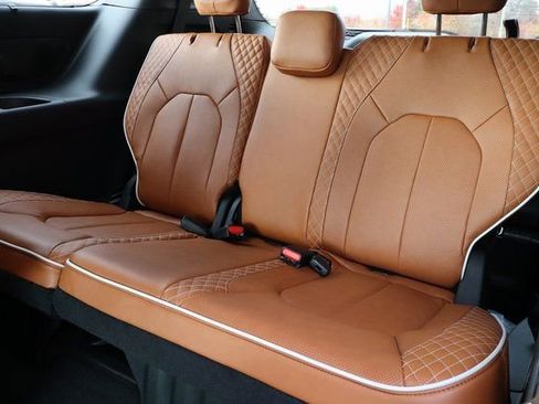 New 2026 Chrysler Pacifica Pinnacle image 57