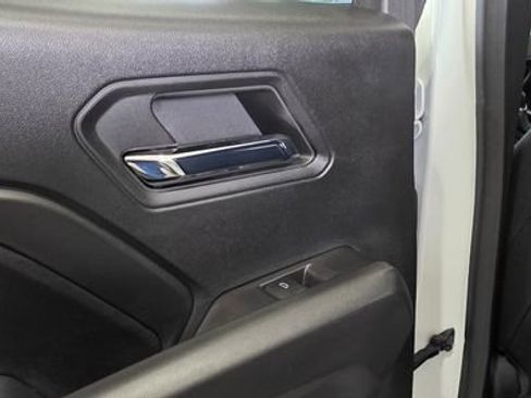 Used 2024 Chevrolet Colorado LT w/ LT Convenience Package II image 24